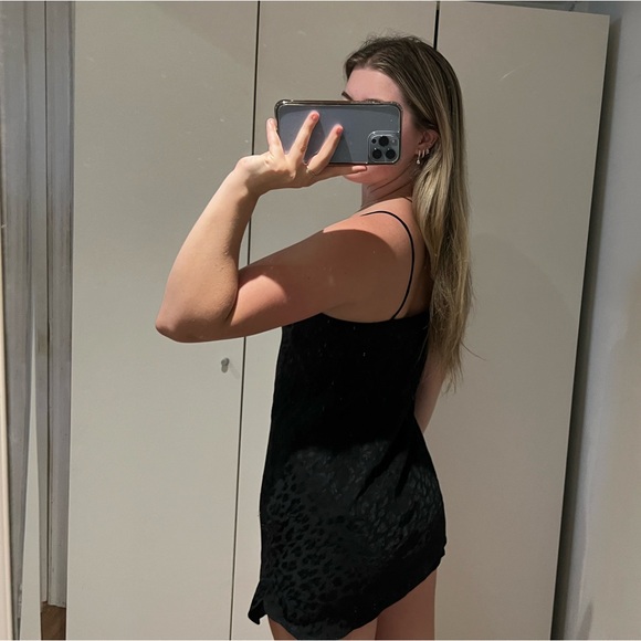 Black leopard satin mini dress - Picture 3 of 4